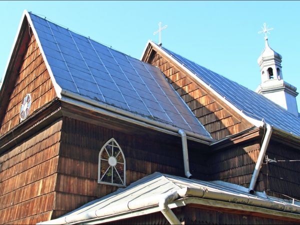 Drewniany kościół pw. śś. Piotra i Pawła w Medyce . Wybudowany w 1607 roku. W 1850 r. gruntownie przebudowany. W 1880 r. zmodyfikowano bryłę kościoła poprzez "