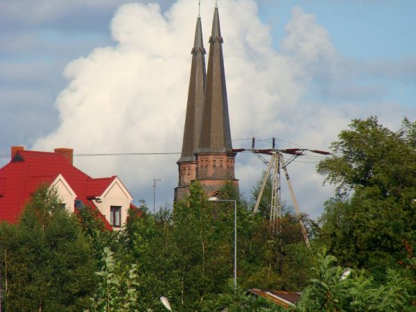 Fot.:Skrzypek Marian.
Wieże kościoła  św. Joachima w Sosnowcu. Nawet chmury pozują do zdjęcia.