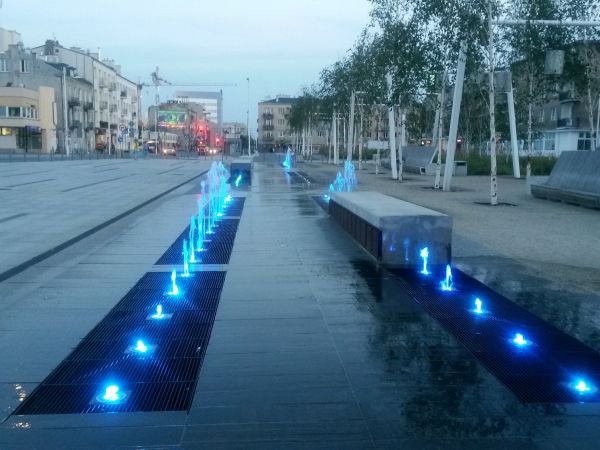 Fontanny na Placu Szembeka