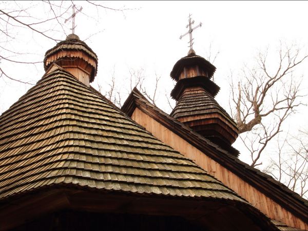 Drewniana cerkiew greckokatolicka p.w. Narodzenia NMP w Łodzinie. Zbudowana w 1743 roku. Obecnie filialny kościół rzymskokatolicki .