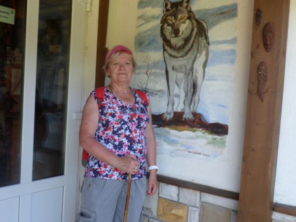 Muzeum Przyrodniczo - Łowieckie "Knieja" - tu do sal ekspozycyjnych i sklepiku z folderami, mapami i pamiątkami.