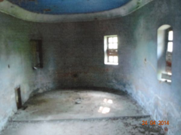 wnętrze cerkwi - jednoprzestrzenna, na rzucie wydłużonego prostokąta o zaokrąglonych narożach, zamknięta półkoliście.