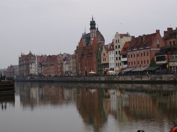 Kamieniczki nad Motławą.