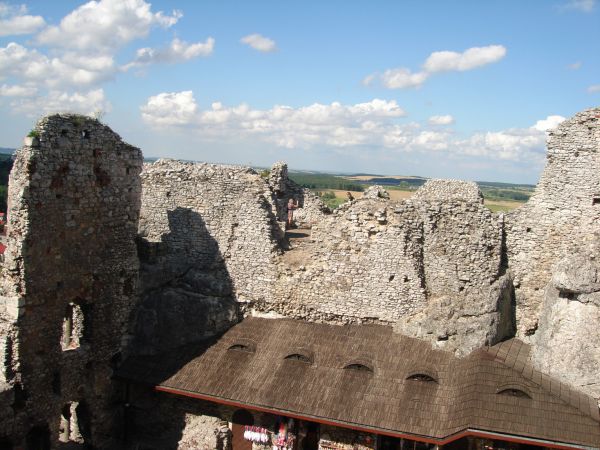 Zamek OGRODZIENIEC **** http://www.zamek-ogrodzieniec.pl/ **** http://zamki.net.pl/zamki/podzamcze/podzamcze.php **** Zamek Ogrodzieniec znajduje się w Podzamcz