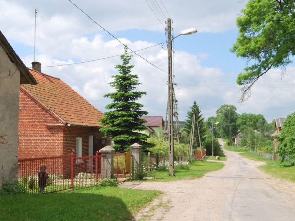 Ankamaty - zabudowania w oddaleniu od drogi Dzierzgoń -Malbork.