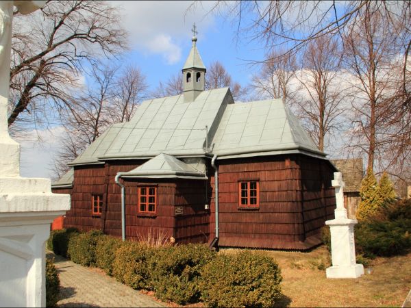 Kościół p.w. Przemienienia Pańskiego d. cerkiew greckokatolicka. Rok budowy 1683 r.  Przebudowany w 1865 r.