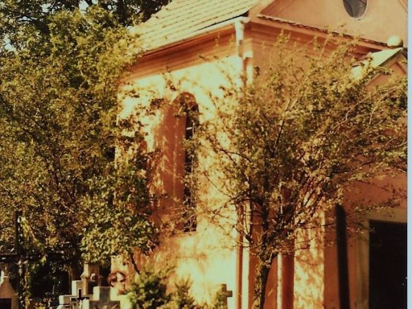 Kapliczka cmentarna Strzelce Wielkie lata 80.