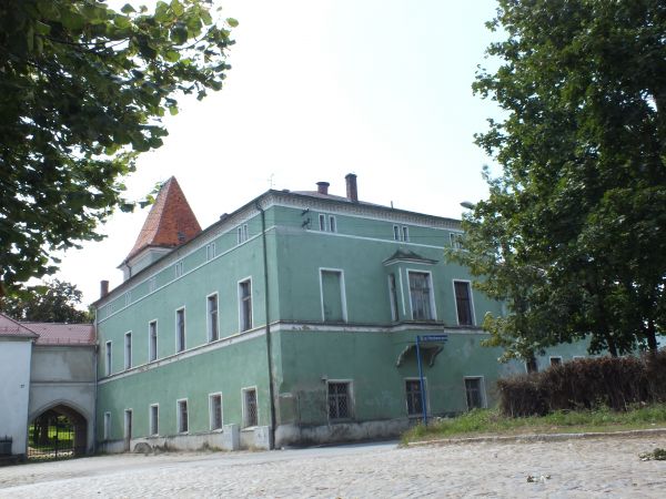 Klasztor Cystersów widok od ulicy