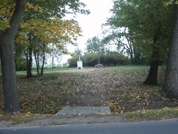 Otoczna, jesień 2012 r po zmianach na terenie dawnego koscioła