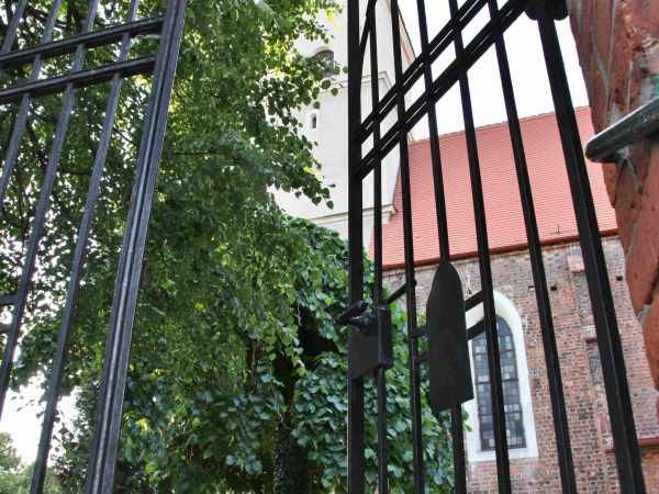 KOŚCIÓŁ  ZBUDOWANY  W  XV  WIEKU