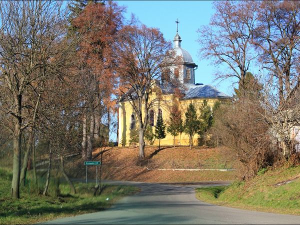 Murowana cerkiew, zbudowana w latach 1908-1909 w Darowicach. Obecnie jest użytkowana przez wiernych kościoła rzymskokatolickiego pw. Matki Bożej Różańcowej. Obo