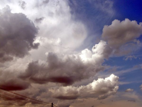 Kolorowe chmury nad Czarną Wodą