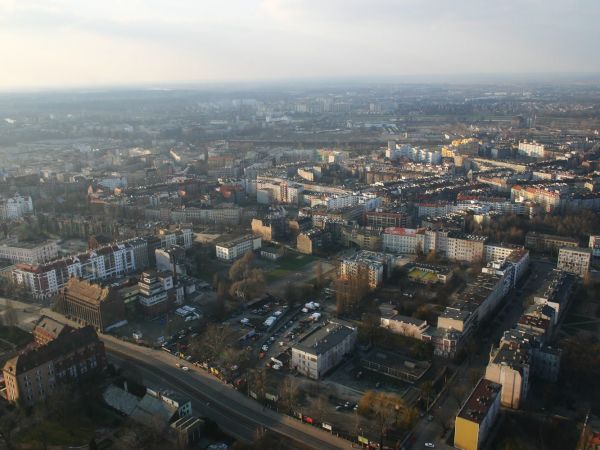 Ołbin z lotu ptaka. Widok znad Ostrowa Tumskiego w kierunku północnym.