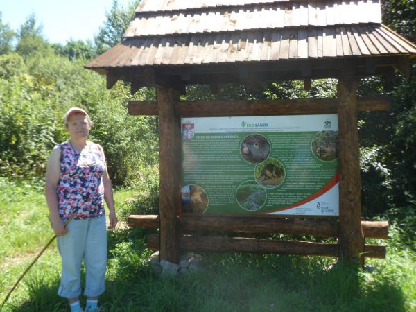 stylowy witacz z solidnie opracowaną wiedzą na planszy przy Ścieżce Przyrodniczo - Edukacyjnej, tu "z akcentem na bobry" - tam też o piżmie,  o plusku, o kielni