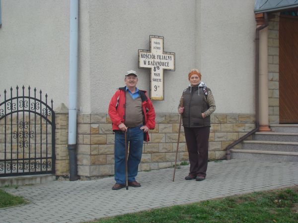 kaplica, filialny kościół jaćmierski pw. św. Anny,  na zdjęciu: przed głównym wejściem.