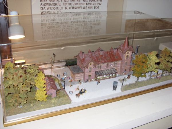 Makieta dawno nieistniejącego dworca kolejowego w Barlinku.