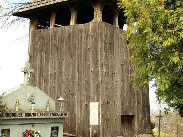 Cerkiew Wniebowstąpienia Pańskiego w Kruhelu Wielkim . Jest jedną z najstarszych cerkwi w Polsce. Wybudowana na pewno przed 1630 rokiem.