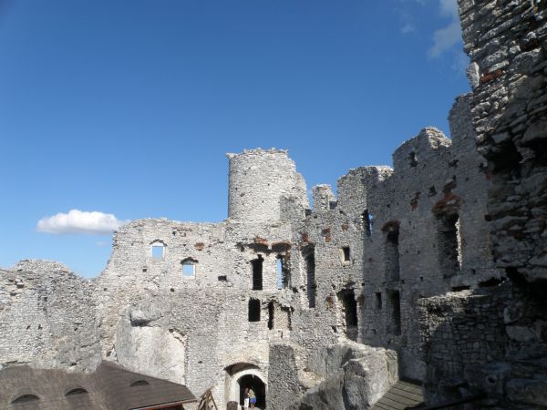 Zamek OGRODZIENIEC **** http://www.zamek-ogrodzieniec.pl/ **** http://zamki.net.pl/zamki/podzamcze/podzamcze.php **** Zamek Ogrodzieniec znajduje się w Podzamcz