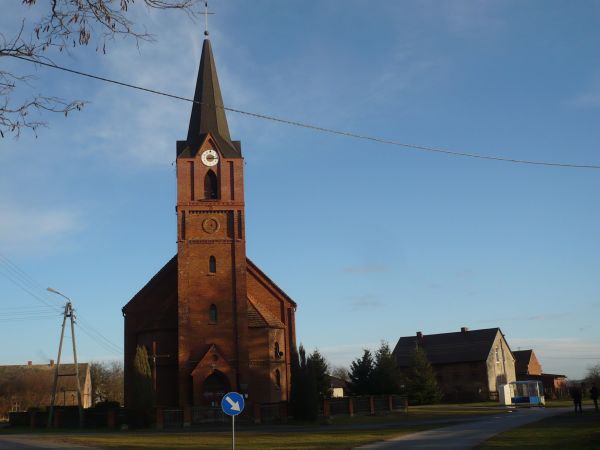 Inny widok kościoła.