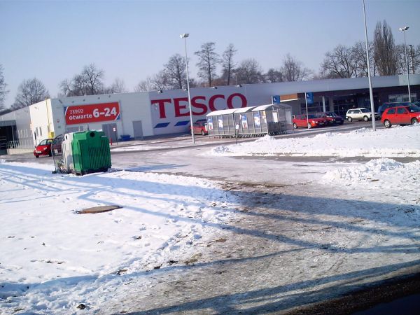 Tesco (otwarte 6-24)