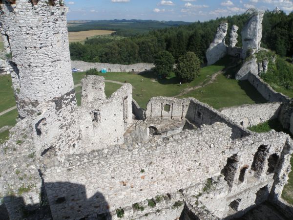 Zamek OGRODZIENIEC **** http://www.zamek-ogrodzieniec.pl/ **** http://zamki.net.pl/zamki/podzamcze/podzamcze.php **** Zamek Ogrodzieniec znajduje się w Podzamcz