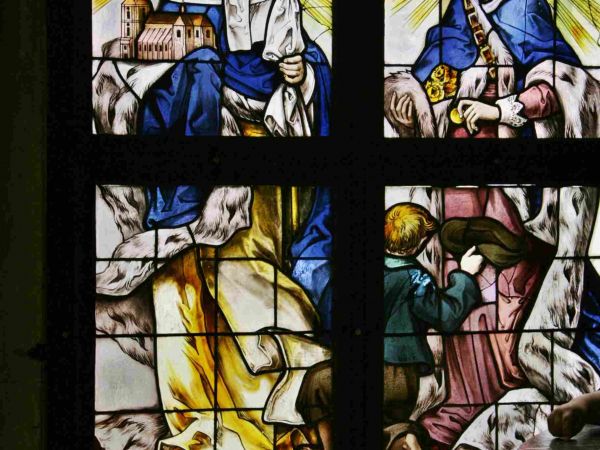 Obecny wzniesiony w 1792 roku, w tylu barokowym, przebudowany w 1844 roku.