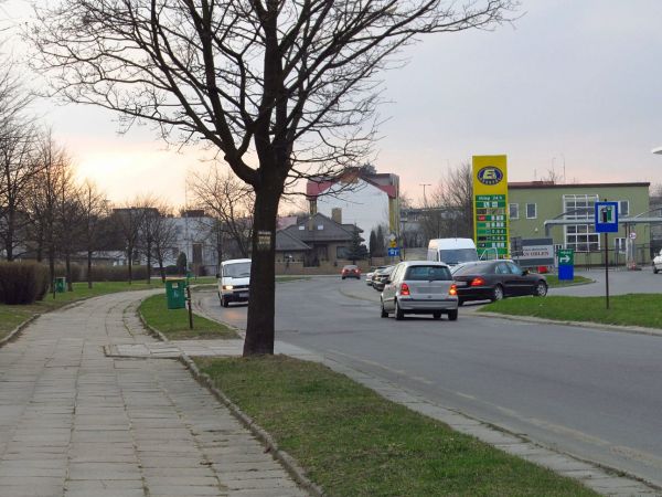 Ulica Krasickiego przy stacji paliw