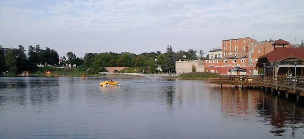 Sępólno Krajeńskie - widok na molo i most.