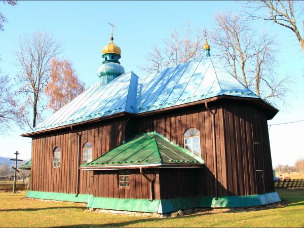 Cerkiew Opieki Matki Bożej w Kłokowicach - drewniana parafialna cerkiew prawosławna w dekanacie Przemyśl (dawniej świątynia greckokatolicka). Zbudowana na miejs