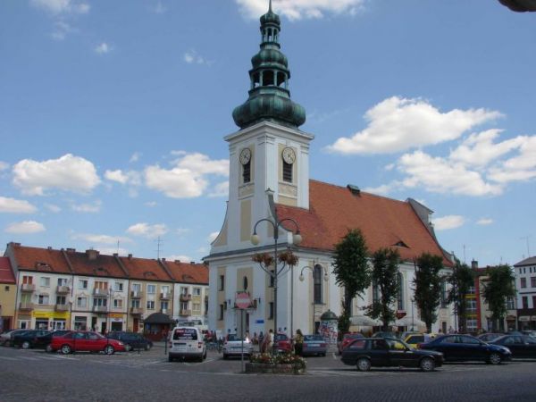 Centrum miasta. Kino "Harmonia"