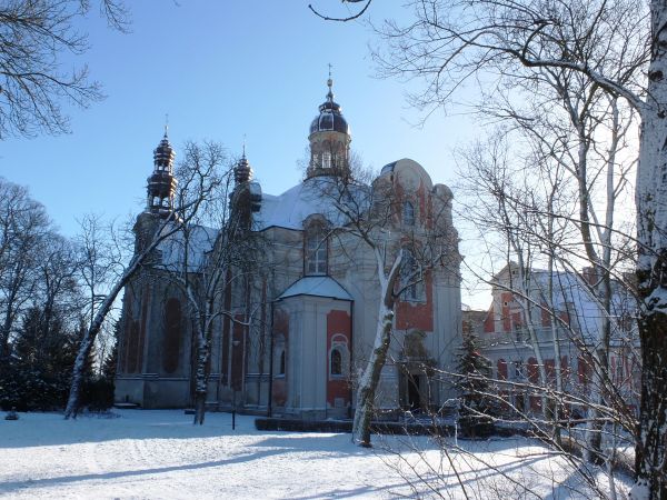 Pocysterskie opactwo z kościołem p.w  Najświętszej Maryi Panny i Św.Mikołaja