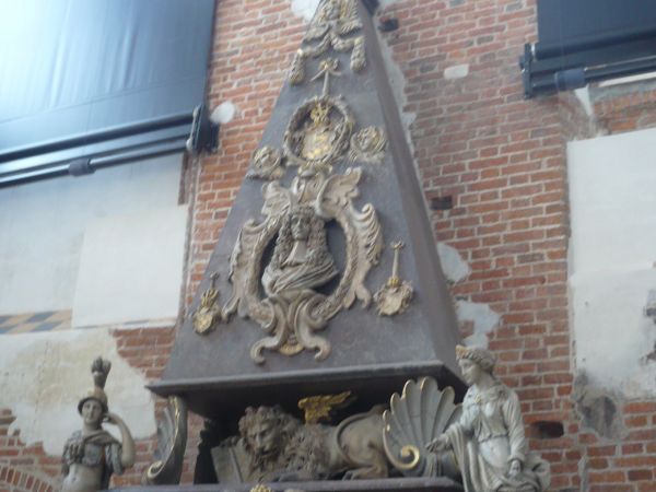 Nagrobek,piaskowiec,marmur z 1668r Nathanela  Schroedera.