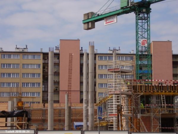 Budowa przy placu Popiełuszki, patrząc na tempo za kilka miesięcy kompleks sportowy gotowy - i już będzie zdjęcie w pełnej krasie!