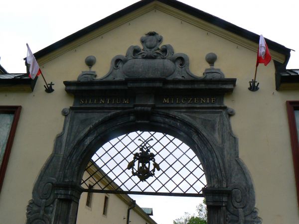 Brama klasztoru w Czernej