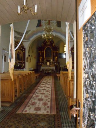 kościół - wnętrze, był zamknięty kratą i nieoświetlony, wejście tylko do kruchty.