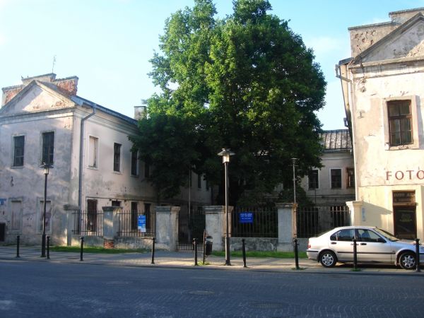 Zniszczony palac Potockich