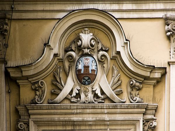 Nowy Sącz-ratusz, herb jednego z miast utrzymującego kontakty handlowe