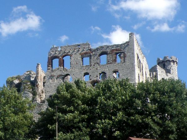 Zamek OGRODZIENIEC **** http://www.zamek-ogrodzieniec.pl/ **** http://zamki.net.pl/zamki/podzamcze/podzamcze.php **** Zamek Ogrodzieniec znajduje się w Podzamcz