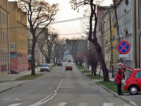Ulica Grunwaldzka widziana z ulicy Gdańskiej