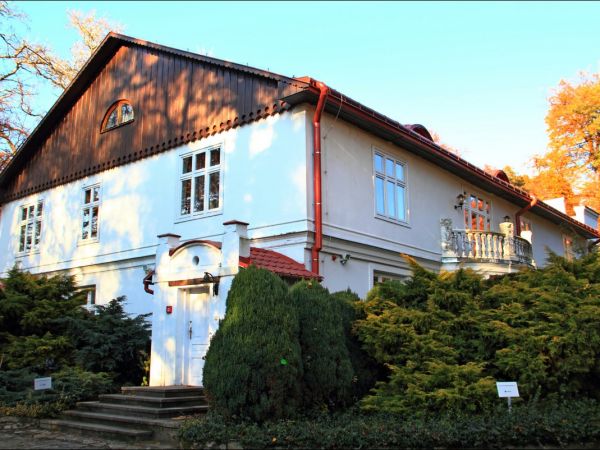 Arboretum w Bolestraszycach - jesienią.