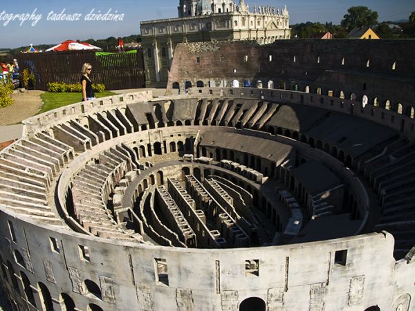 Koloseum "Park Marzeń"-Inwałd