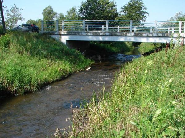 Rzeka Garka - most w miejscowości Staw.