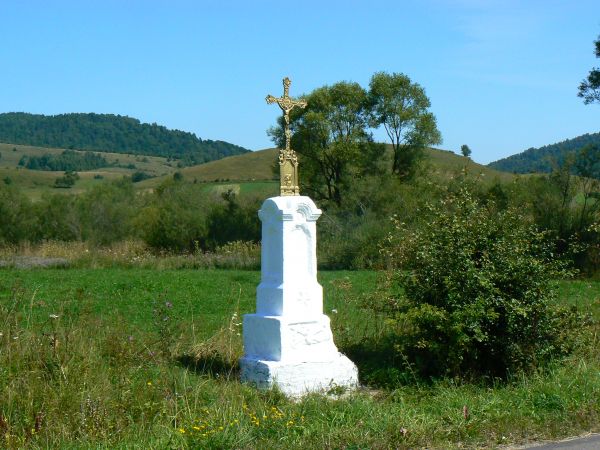 Bystre -przydrożny krzyż
