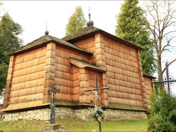 Cerkiew Wniebowstąpienia Pańskiego w Kruhelu Wielkim . Jest jedną z najstarszych cerkwi w Polsce. Wybudowana na pewno przed 1630 rokiem.