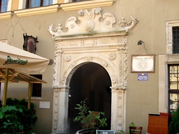 Renesansowy portal na Rynku