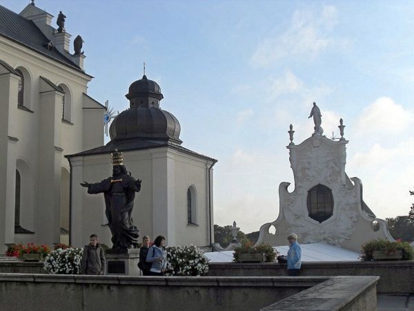 Wieczernik oraz figura Chrystusa Króla