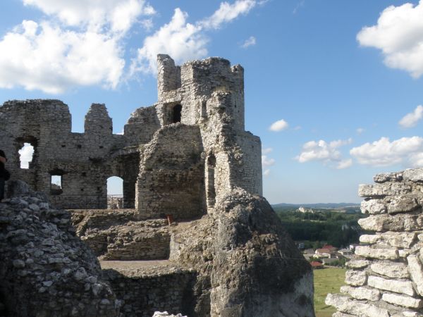 Zamek OGRODZIENIEC **** http://www.zamek-ogrodzieniec.pl/ **** http://zamki.net.pl/zamki/podzamcze/podzamcze.php **** Zamek Ogrodzieniec znajduje się w Podzamcz