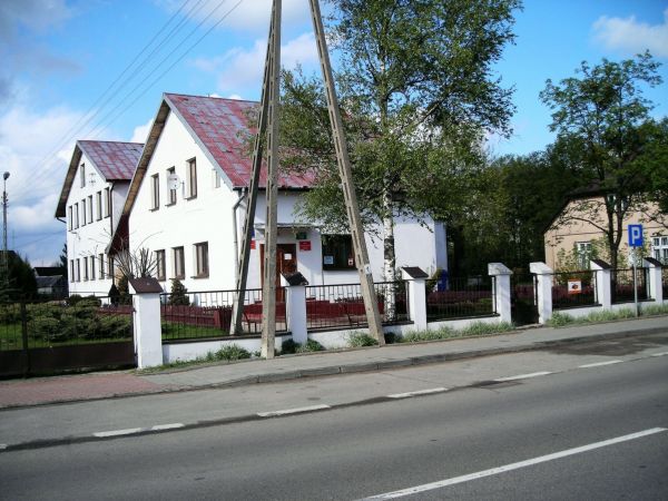 Zbójna: budynek G.O.K.