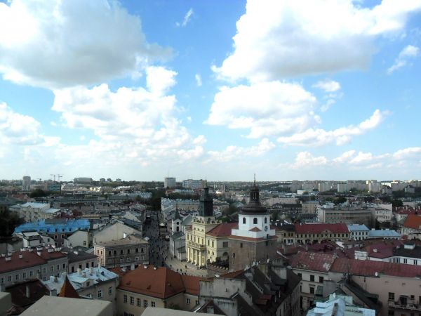 Widok na Bramę Krakowską, Nowy Ratusz i Krakowskie Przedmieście z Wieży Trynitarskiej.