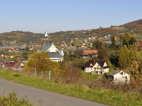 na górze nad kościołem